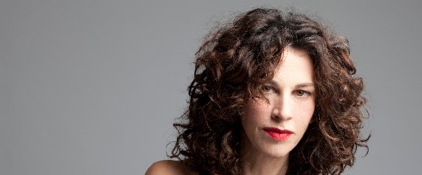 Ελευθερία Αρβανιτάκη: «Ευχαριστώ που αυτές τις δύσκολες μέρες, υπάρχει τέχνη να μας δίνει δύναμη και να μας παρηγορεί».