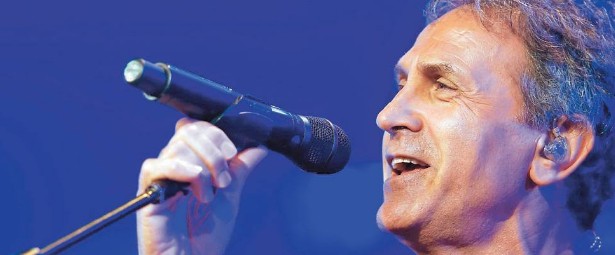 Γιώργος Νταλάρας: “Καλό ταξίδι φίλε Άλκη”