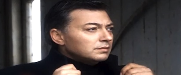 "Μακριά Από Μας" Το νέο single του Νίκου Μακρόπουλου!