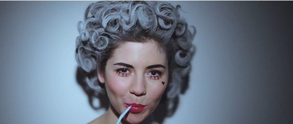 H εντυπωσιακή εμφάνιση της Marina & The Diamonds στο "The Today Show"!