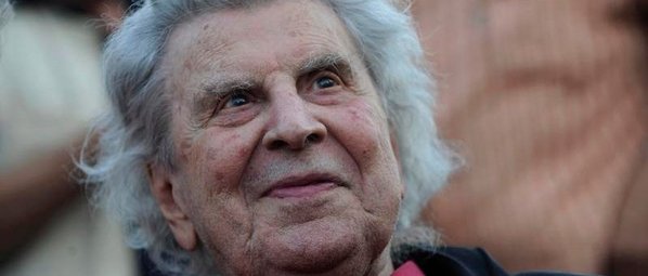 Ο Μίκης Θεοδωράκης συγκλόνισε τη Βιέννη!