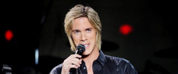 Ακούστε πρώτοι το spot του νέου τραγουδιού του Νίκου Οικονομόπουλου