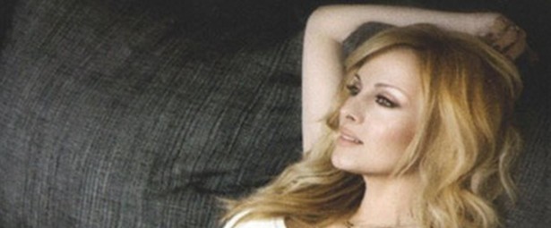 Χρονοντούλαπο: Η εμφάνιση της Πέγκυ Ζήνας στο σίριαλ "2 Ξένοι" 