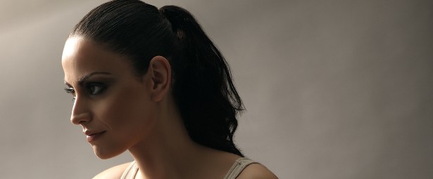 Με ποια πασίγνωστη τραγουδίστρια ήταν συμμαθήτρια η Ραλλία Χρηστίδου;