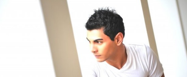 Ο Σταύρος Κωνσταντίνου επανέρχεται δυναμικά με νέο τραγούδι, σε μουσική Γ.Θεοφάνους!