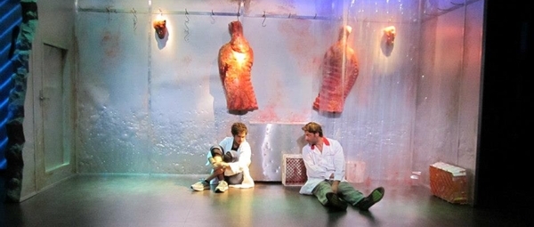 Πάμε Θέατρο: “Υπό το μηδέν” |Είδαμε την παράσταση!