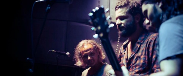 Ο Χρήστος Θηβαίος συναντά τους “Mr. Highway Band” στο PassPort   21,28/12