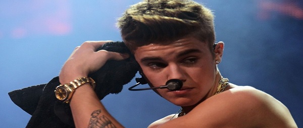 Σπάει τα ρεκορ του Twitter ο Bieber