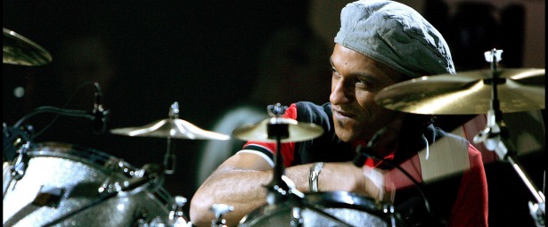 Ο μάγος των drums Manu Katche ζωγραφίζει στην σκηνή του Gazarte 8-9/2!