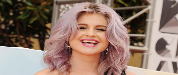 Οι fans της Lady Gaga επιτίθενται στην Kelly Osbourne