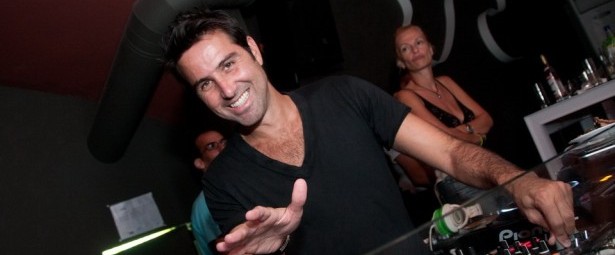 Ο Αλέξανδρος Χριστόπουλος μας παρουσιάζει το Suite No.2013