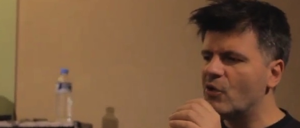 Στιγμές από τις πρόβες του Φοίβου Δεληβοριά