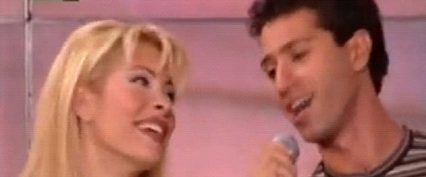 Χρονοτοντούλαπο : Ο Δημήτρης Κόκοτας τραγουδά σε εκπομπή της Ελένης Μενεγακή το 1996 ! 