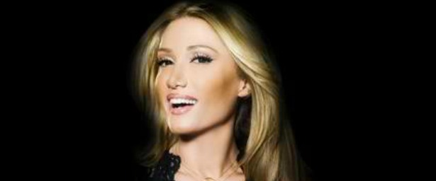 Στέλλα Καλλή| Απολαύστε το νέο της video clip για το "Αρνούμαι"