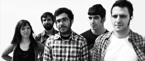 Ακούστε δύο νέα τραγούδια από τους Tuxedo Conspiracy!