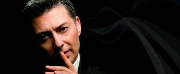 O Νίκος Μακρόπουλος το κατάφερε: "Έκανε τα μπουζούκια θέατρο"