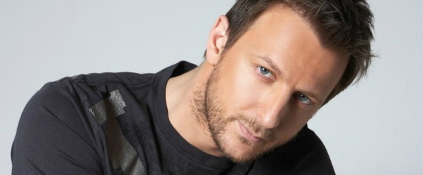 Τι ετοιμάζει ο Κώστας Καραφώτης;