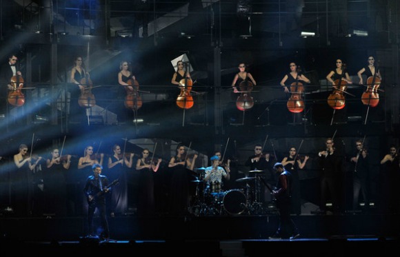 brit-awards-2013-matt-bellamy-orchestra
