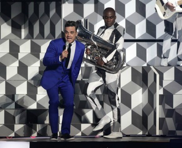 brit-awards-2013-robbie-williams1