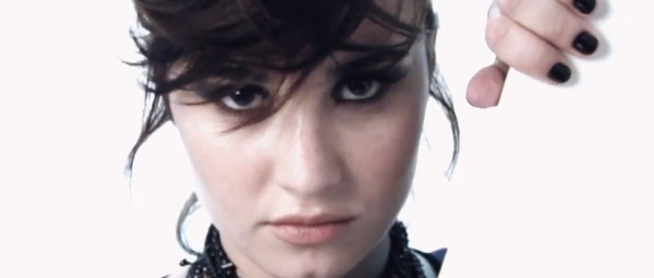 Ακούστε το καινούριο τραγούδι της Demi Lovato