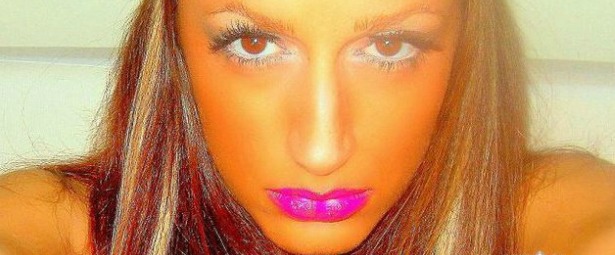 Ελεάννα Αζούκη: «Οι γονείς μου δεν δίνουν σημασία στις ‘άσχημες’ λέξεις που υπάρχουν στα τραγούδια μου»