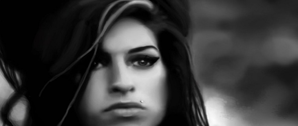 Οι πρώτες φωτογραφίες του αγάλματος της Amy Winehouse