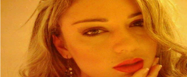 Μπέλλα Μέρη| Άκου το πρώτο της τραγούδι, "Έχω αξιοπρέπεια"