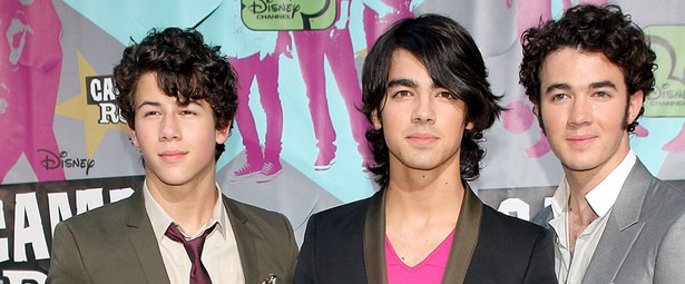 Ακούστε ένα σύντομο preview από το καινούριο τραγούδι των Jonas Brothers