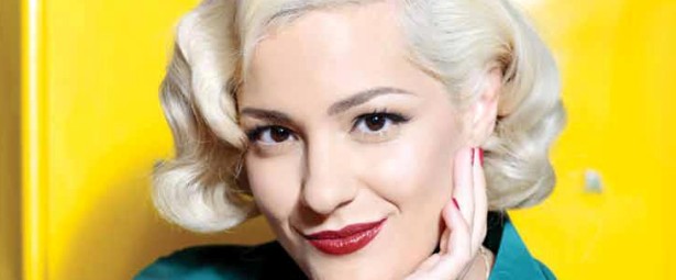 Η Νατάσσα Μποφίλιου μιλάει on camera αμέσως μετά την συναυλία της στο Λονδίνο (video)