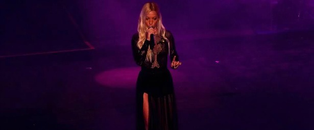 Στεφανία Ρίζου| Τραγουδά το "Skyfall" στην Πύλη Αξιού και μαγεύει!