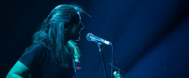 Ο Γιάννης Χαρούλης στη κεντρική σκηνή του Σταυρού του Νότου κάθε Δευτέρα και Τρίτη από 11/3