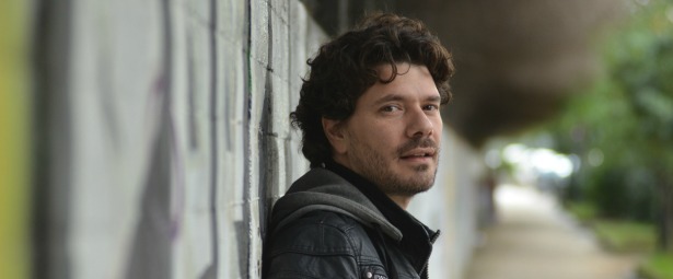 Ο Απόστολος Βαλαρούτσος live στο Σταυρό του Νότου Plus 18/4