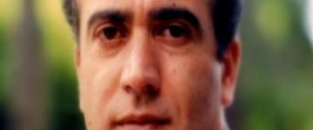 Ο Τάκης Κωνσταντακόπουλος τραγουδάει 'Επιτάφιο & Επιφάνεια' στο Polis art café 28 & 29/4