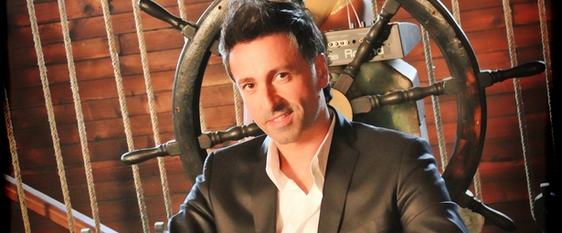 Ο Αλέξης Νείρος επέστρεψε και…"δολοφονεί" με το νέο του τραγούδι!