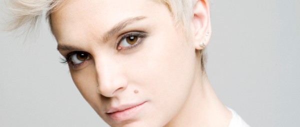 Η Ελεωνόρα Ζουγανέλη ανοίγει τα φτερά της για το Λονδίνο στις 8 και 9/4