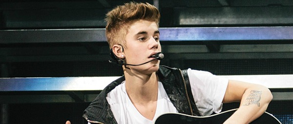 Δείτε το νέο video clip του Justin Bieber για το “All Around The World”