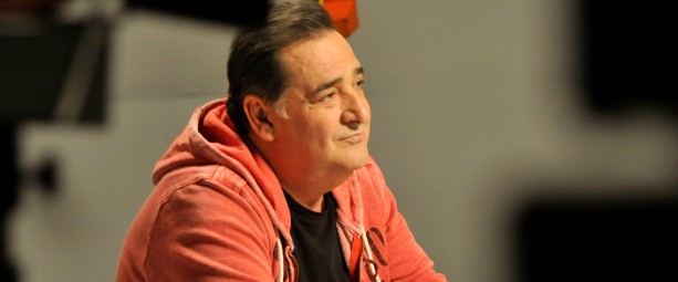 Βασίλης Καρράς: Δείτε ποιοι δημοφιλείς καλλιτέχνες συμμετείχαν στο νέο του video clip!