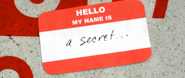  Δείτε εικοσιένα καλλιτέχνες που έγιναν γνωστοί χρησιμοποιώντας ψευδώνυμο