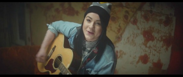 Δείτε το νέο video clip της Lucy Spraggan για το “Lighthouse”