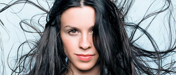 “Lens”: Το νέο video-clip της Alanis Morissette που προκάλεσε αντιδράσεις!