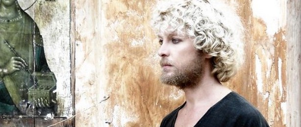 Το νέο τραγούδι και video clip του Άλεξ Καββαδία ενάντια στο Human Trafficking