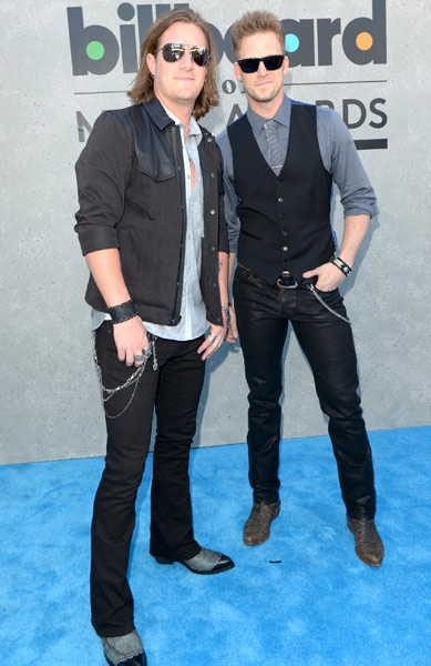 florida-georgia-line-carpet-bbma2013