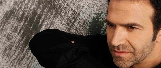 «Κόρη ενός Θεού» | Ακούστε το νέο τραγούδι του Ηλία Παλιουδάκη