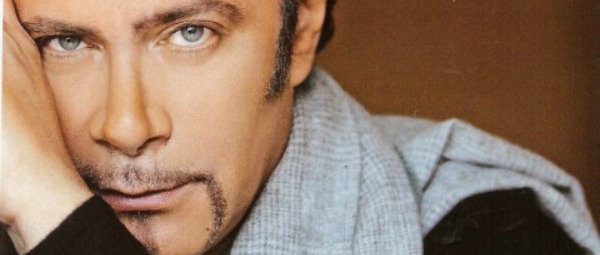 Στ. Κορκολής: "Την δεκαετία του '90 που έκανα καριέρα ως ποπ τραγουδιστής, είχα γίνει μαϊντανός γιατί ακολουθούσα το star system"