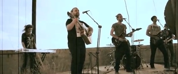 «Στην Ουσία» | Το νέο τραγούδι των Polis