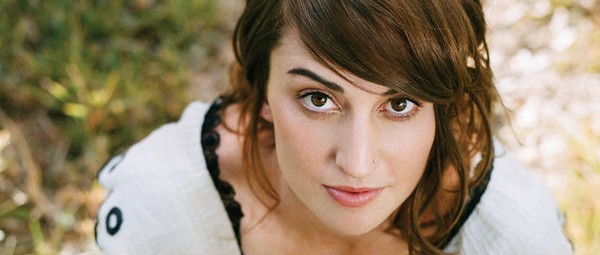 "Brave" καινούριο βιντεοκλίπ από Sara Bareilles