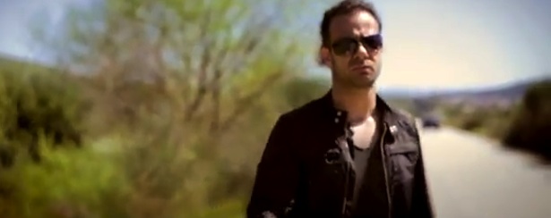 Νίκος Σιακούφης: "Μη με γυρίζεις στα παλιά" | Νέο single