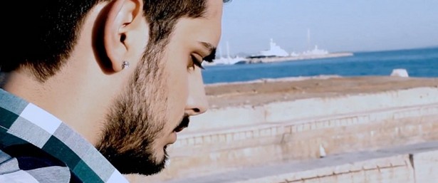 Γνωρίστε τον Βασίλη Δούκα στο νέο τραγούδι & video clip «Φυσάει αδιαφορία» 