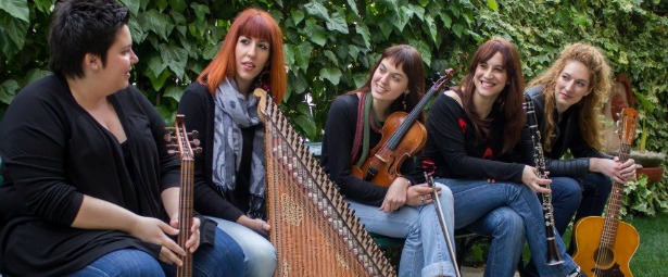 H ορχήστρα παραδοσιακής μουσικής "Smyrna" live στο Nueva Trova 13 & 20/6