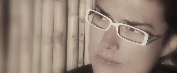 Η Ευσταθία επιστρέφει «Διακριτικά» με ρετρό, ρομαντική διάθεση!